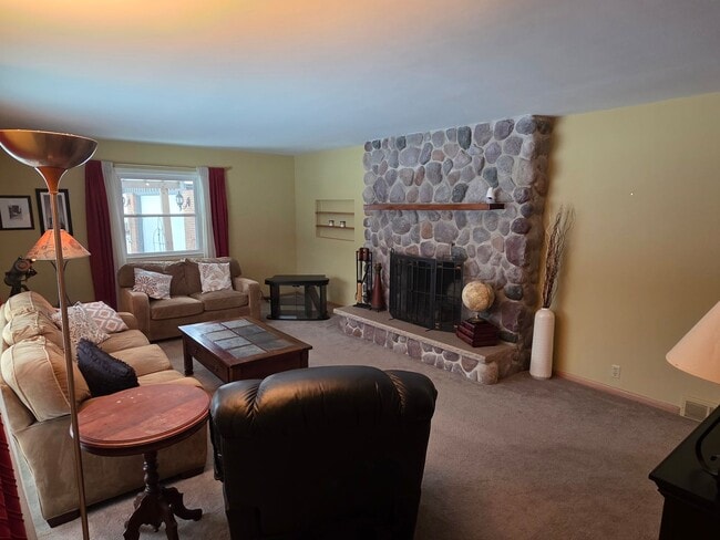 Building Photo - Furnished Mid-term Rental