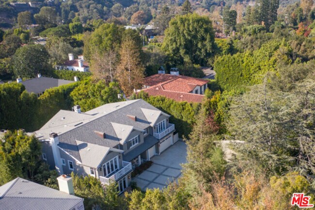 Building Photo - 117 S Burlingame Ave