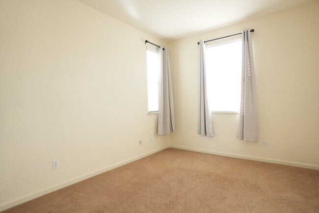 Building Photo - Four Bedroom Napa Home