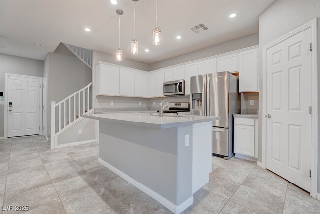 Building Photo - 10673 Sariah Skye Ave