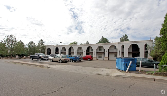 Building Photo - Casita Capistrano