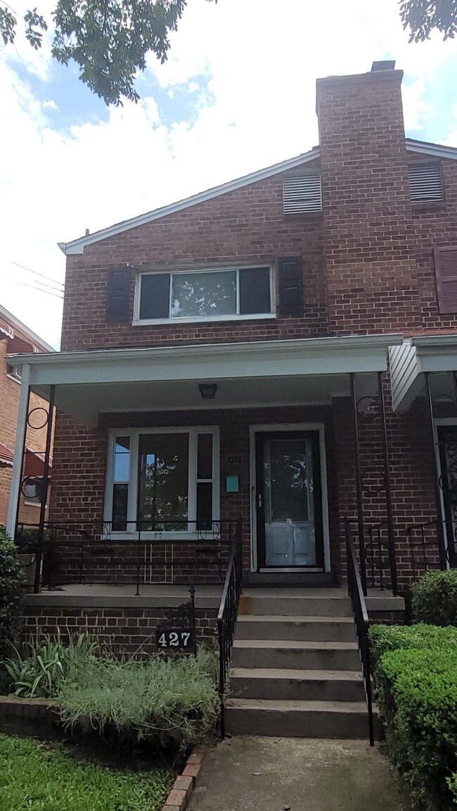 Building Photo - 427 Jefferson St NE