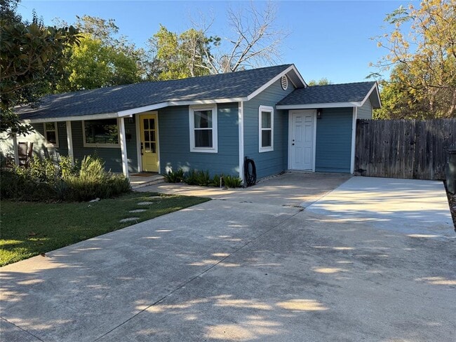 Building Photo - 505 E 4th St