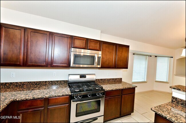 Building Photo - 5005 Moon Ranch Ln