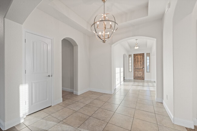 Building Photo - 105 Live Oak Dr