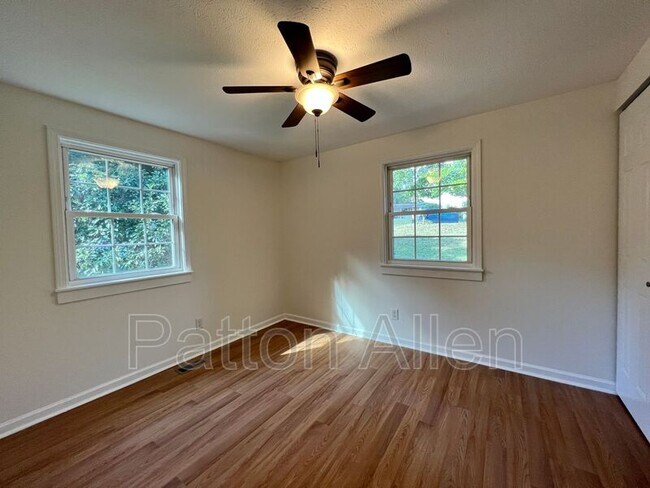 Building Photo - 45 High Meadow Rd