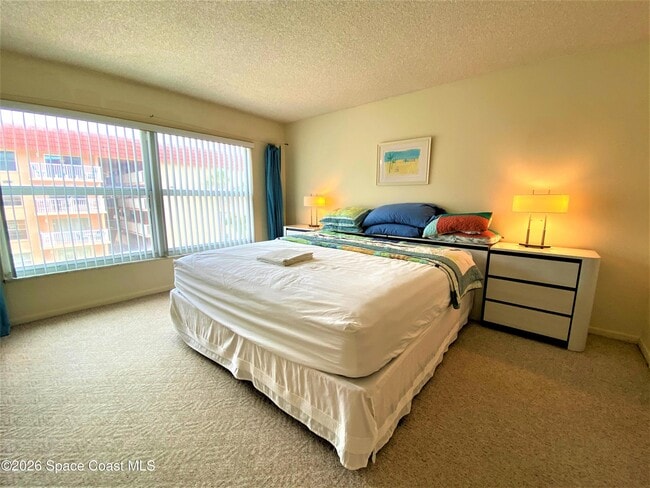 Building Photo - 10 Sunflower St