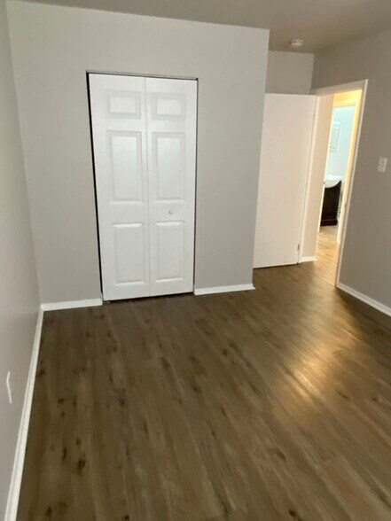 Building Photo - 1615 Bonwood Rd