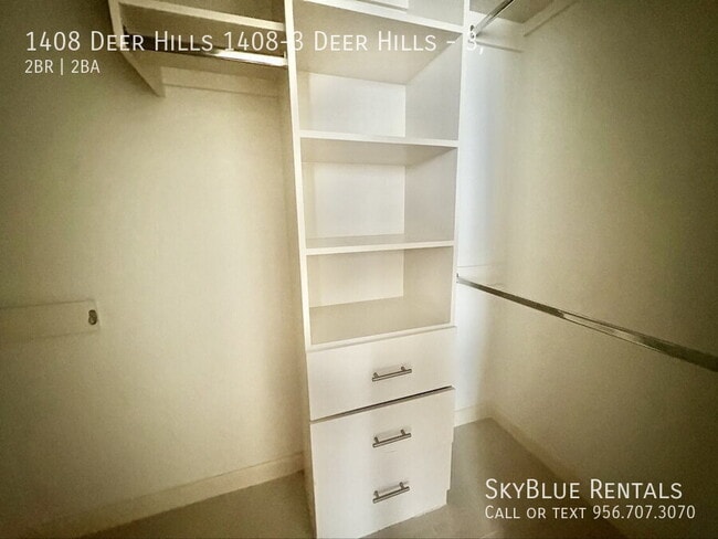 Building Photo - 1408 Deer Hls