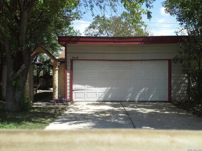 Building Photo - 8448 Dixon Ridge Dr