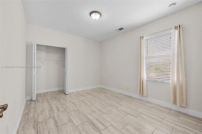 Building Photo - 1273 Scarlet Oak Cir