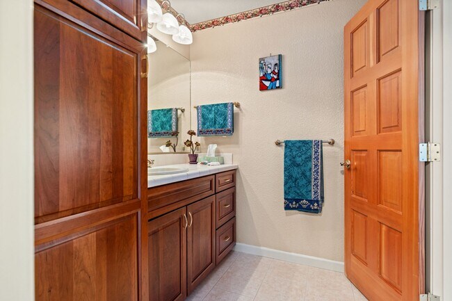 Building Photo - Breathtaking Views & Luxurious Furnished Rental in Oakmont's 55+ Community!