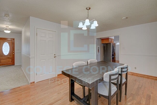 Building Photo - 695 YELLOWSTON LANE  AVAILABLE 6/1/2026  F...