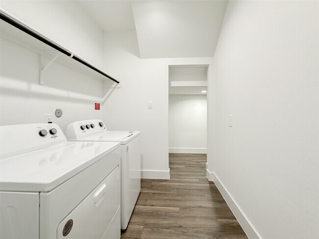 Building Photo - 15216 Tattle Crk Ln
