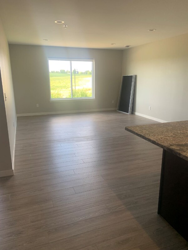 Building Photo - 7069 Crosvik Ct