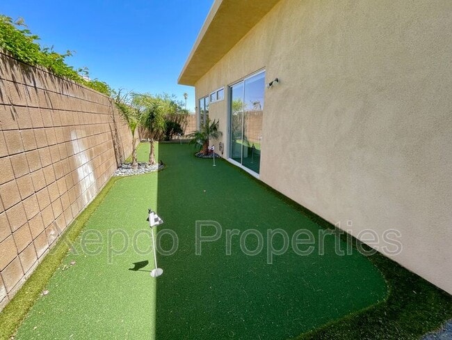 Building Photo - 2706 Alexander Club Dr