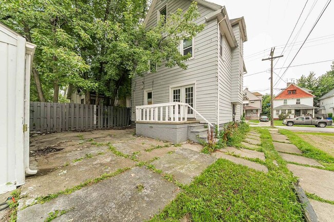 Building Photo - 2145 W 100th St