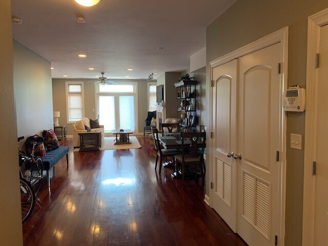 Building Photo - 4043 S Drexel Blvd