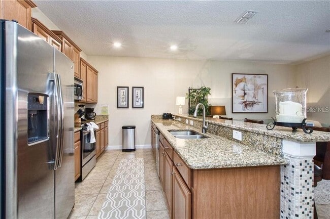 Building Photo - 2973 Banana Palm Dr