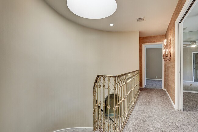 Building Photo - 5203 Braesvalley Dr