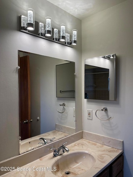 Building Photo - 363 Emerson Dr NW