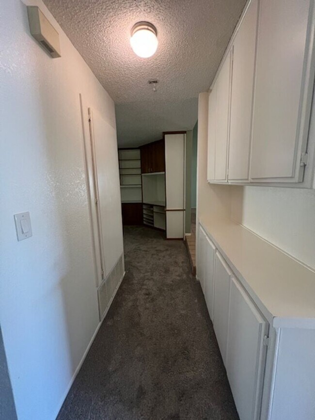 Building Photo - Beautiful 3 Bedroom, 2 Bathroom Sylmar Home! Ready for Move-In!