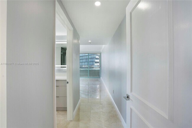 Building Photo - 3400 SW 27th Ave