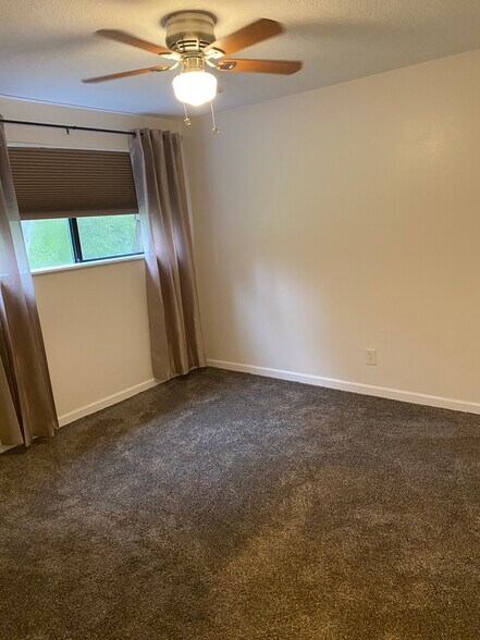 Building Photo - 335 SW 1st St