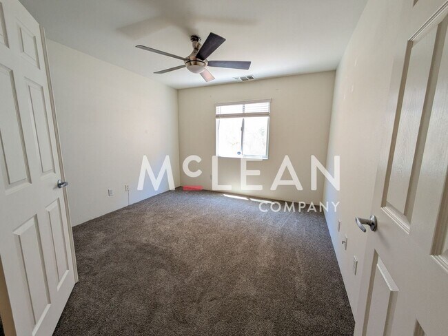 Building Photo - Classic 3 Bedroom Spanish Home with Pool -...