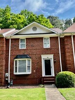 Building Photo - 10 Huntington Place Dr