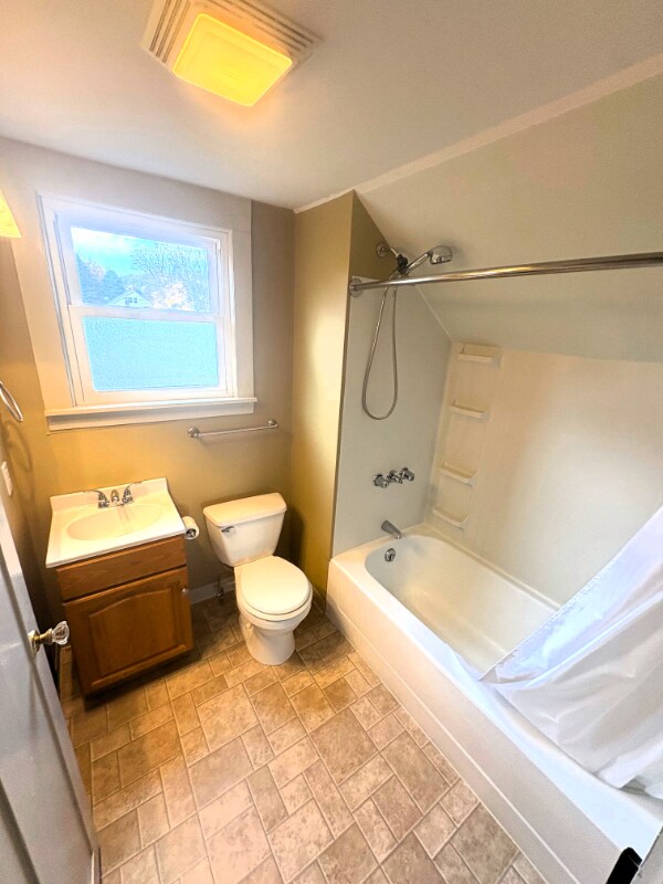 Building Photo - 3 E 3rd Ave