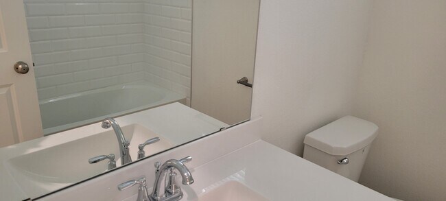 Building Photo - 619 Silver Pear Ct