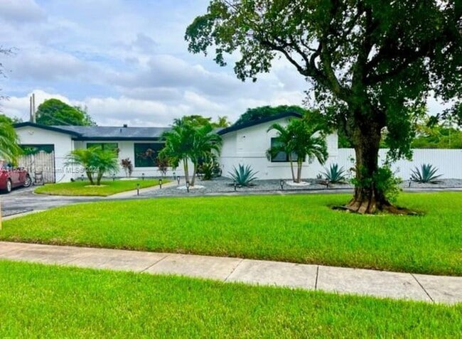 Building Photo - 496 W Melrose Cir