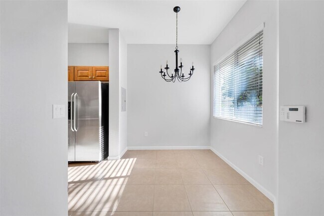 Building Photo - 3500 Oaks Clubhouse Dr
