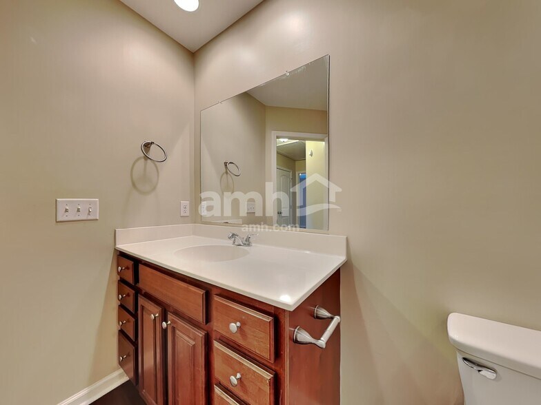 Building Photo - 352 Brighton Woods Dr