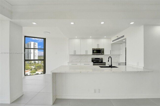 Building Photo - 20281 E Country Club Dr