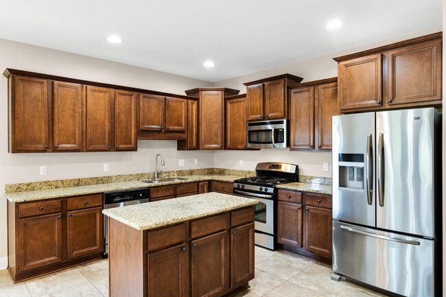 Building Photo - 36 Dickens Dr