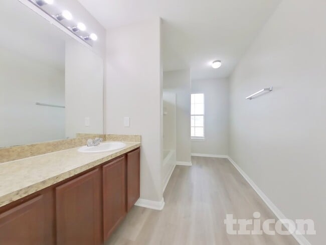 Building Photo - 21407 Jamals Way