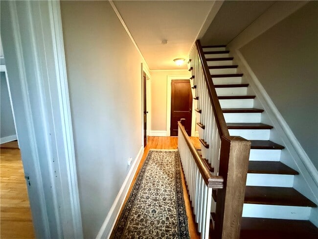 Building Photo - 221 Centennial Farm Ln