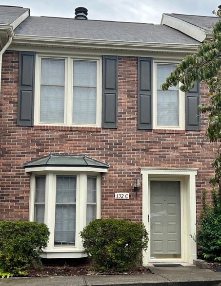Primary Photo - 132 Durwood Rd