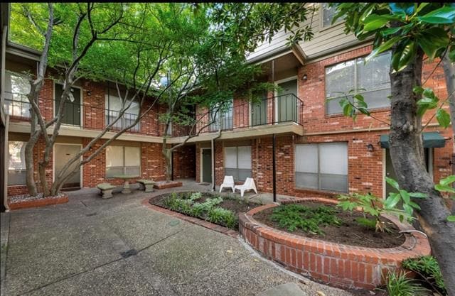 Building Photo - 4525 Gilbert Ave