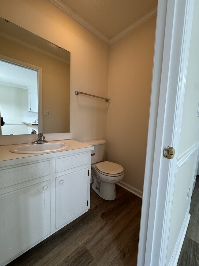 Building Photo - 870 Spring Forest Rd