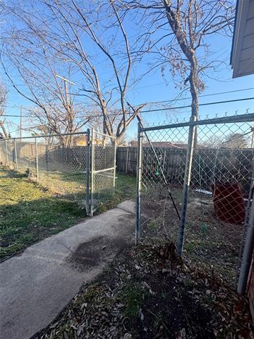 Building Photo - 5300 Susan Lee Ln