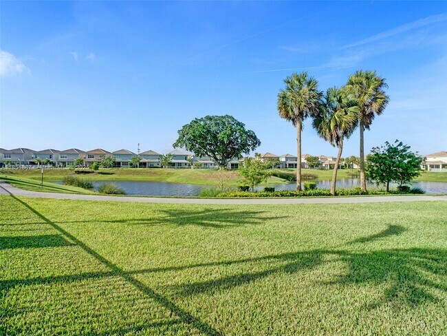 Building Photo - 4810 Eucalyptus Dr