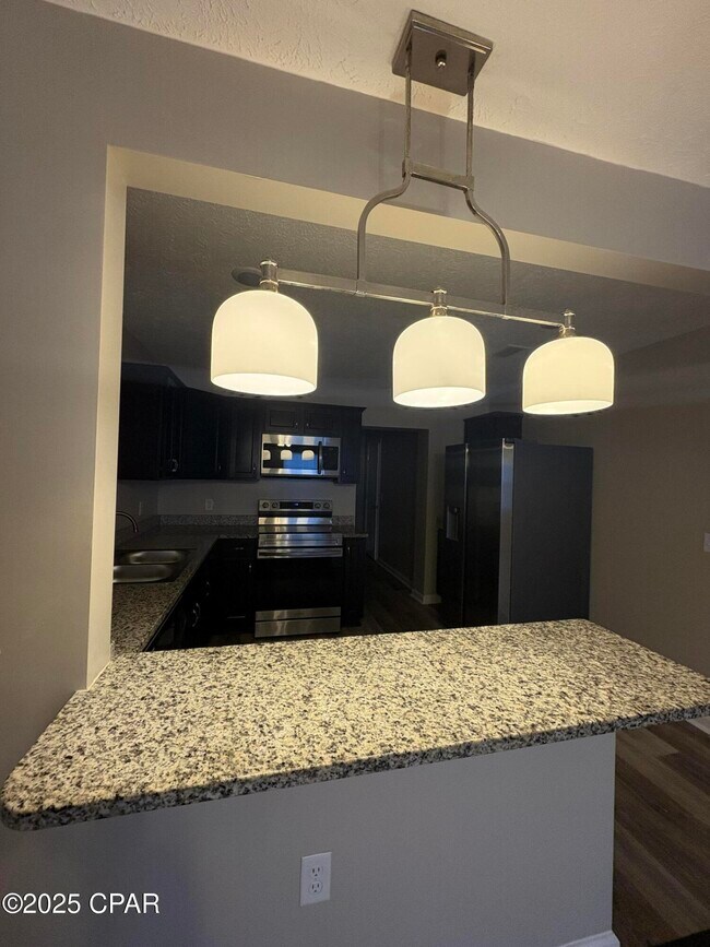 Building Photo - 824 E 25th St