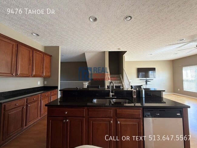 Building Photo - 9476 Tahoe Dr