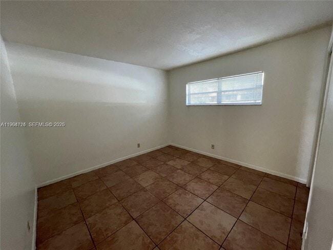 Building Photo - 4200 NW 3rd Ct