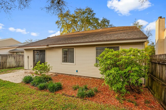 Building Photo - Great Home in Niceville!