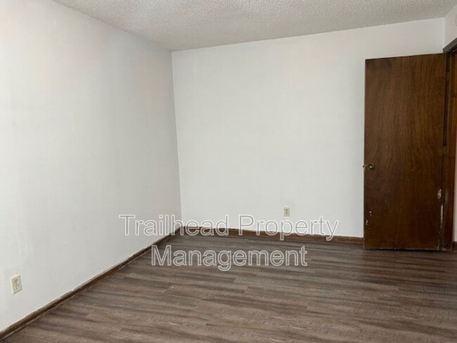 Building Photo - 8307 Woodson Dr