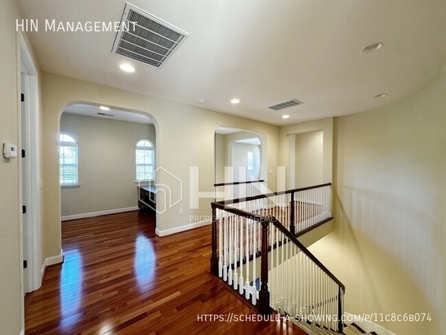 Building Photo - 1122 W Lagoon Rd